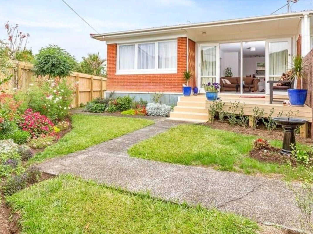 1/14 Aubrey Street, Regent, Whangarei - Carousel 1