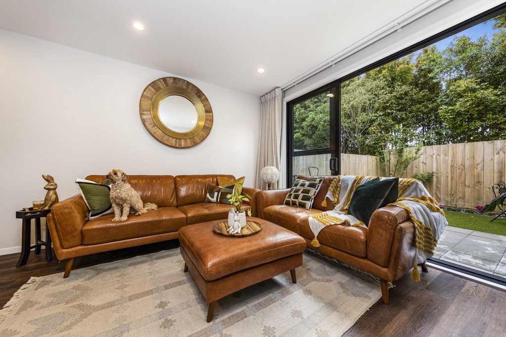 18 Tokai Place, Glen Eden, Auckland - Carousel 1