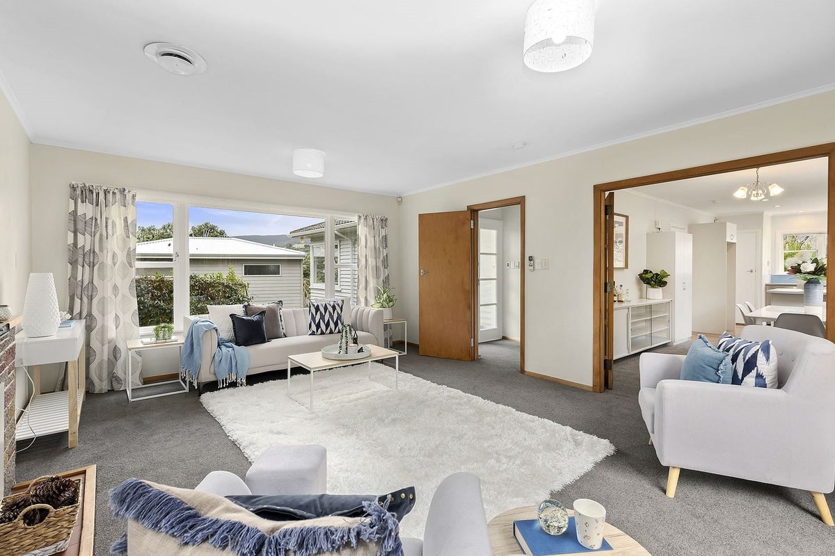 9 Lane Crescent, Tawa, Wellington - Carousel 2