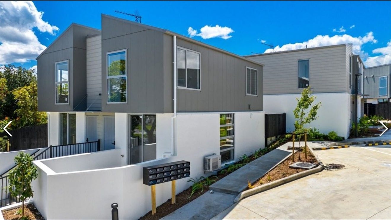 1/25 Tranent Road, Mangere, Auckland - Carousel 1