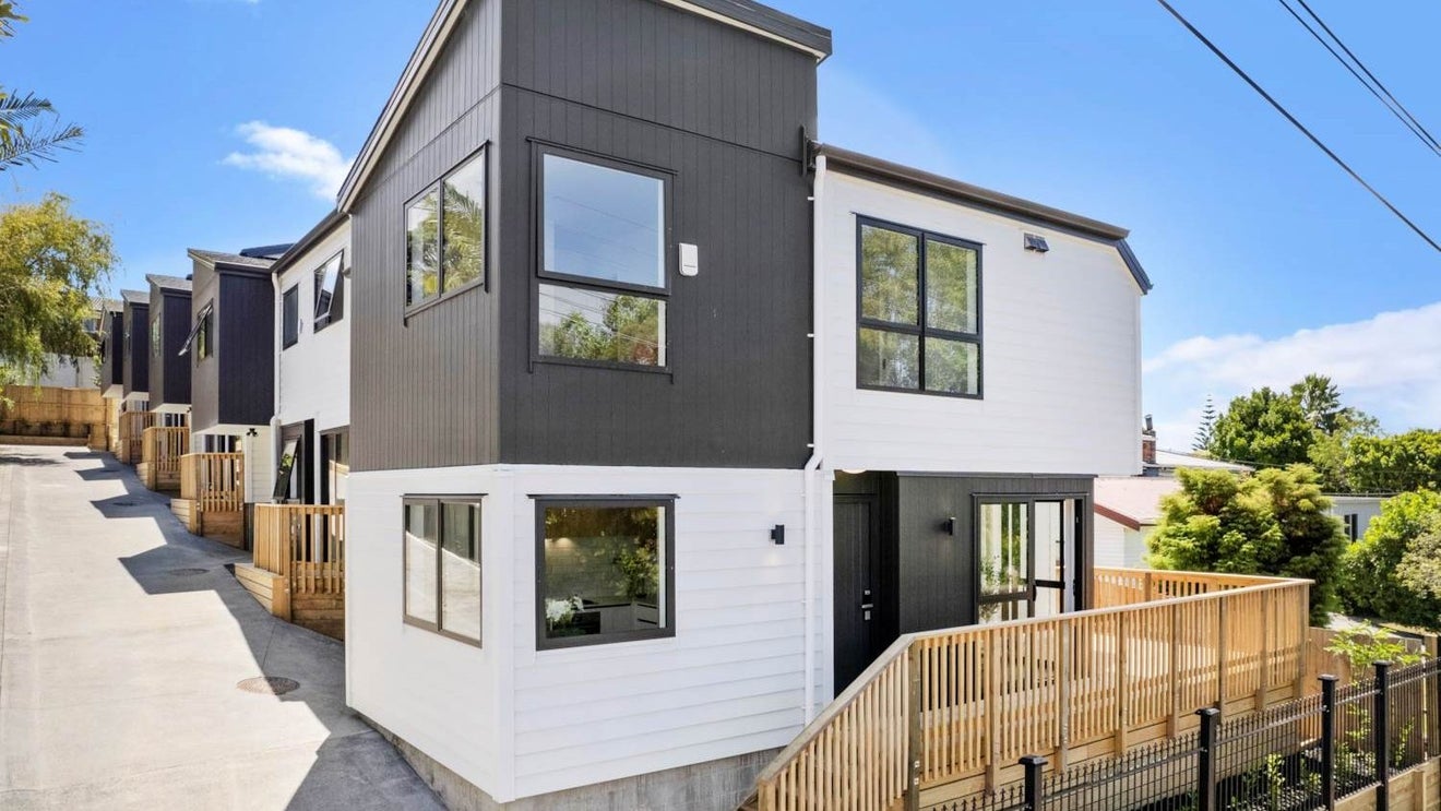 26A Sheridan Drive, New Lynn, Auckland - Carousel 1