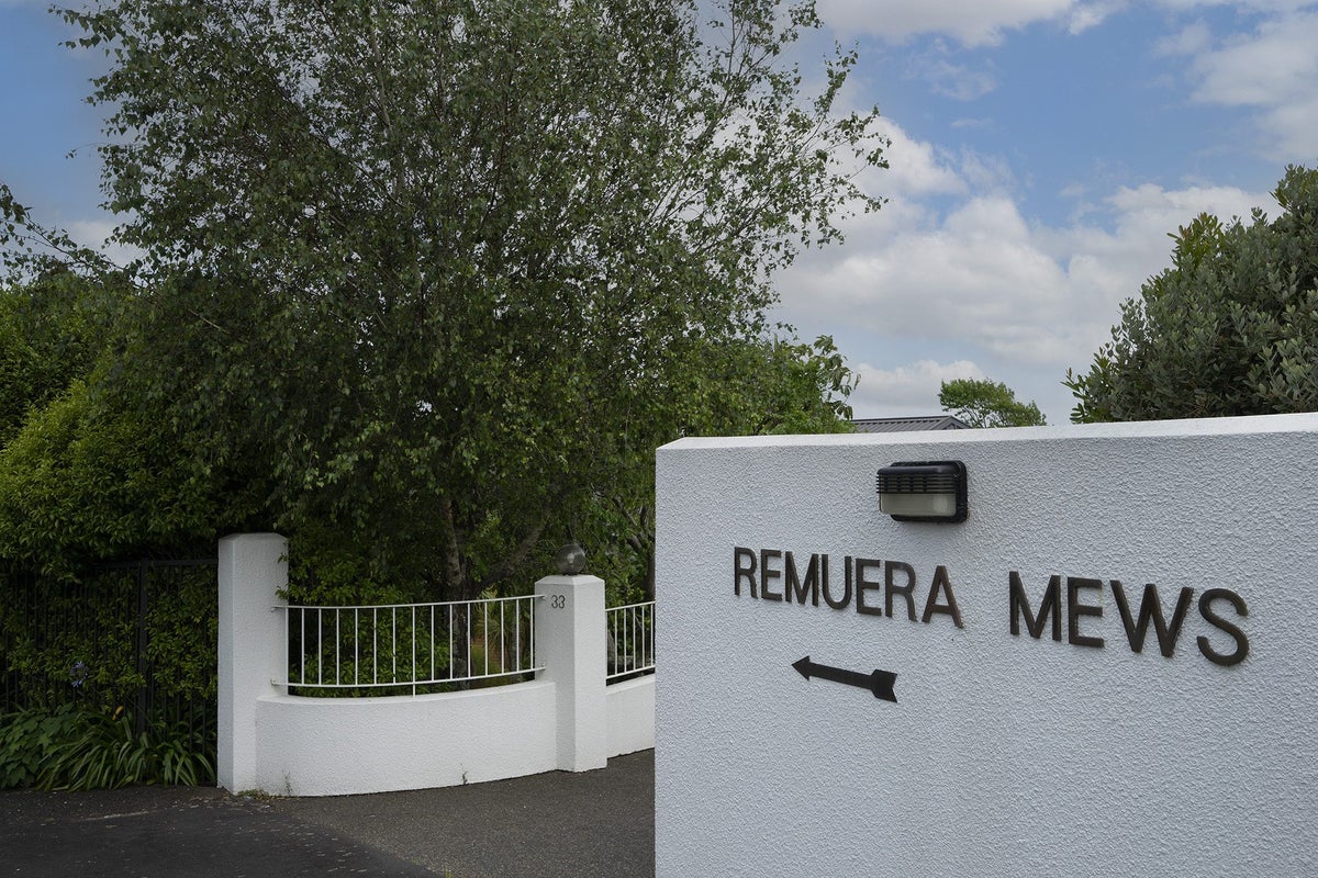 9/31 Green Lane East, Remuera, Auckland - Carousel 1