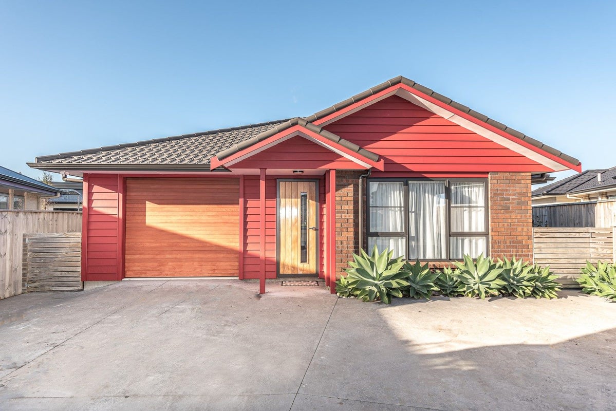 28 Leicester Place, Springvale, Whanganui - Carousel 1
