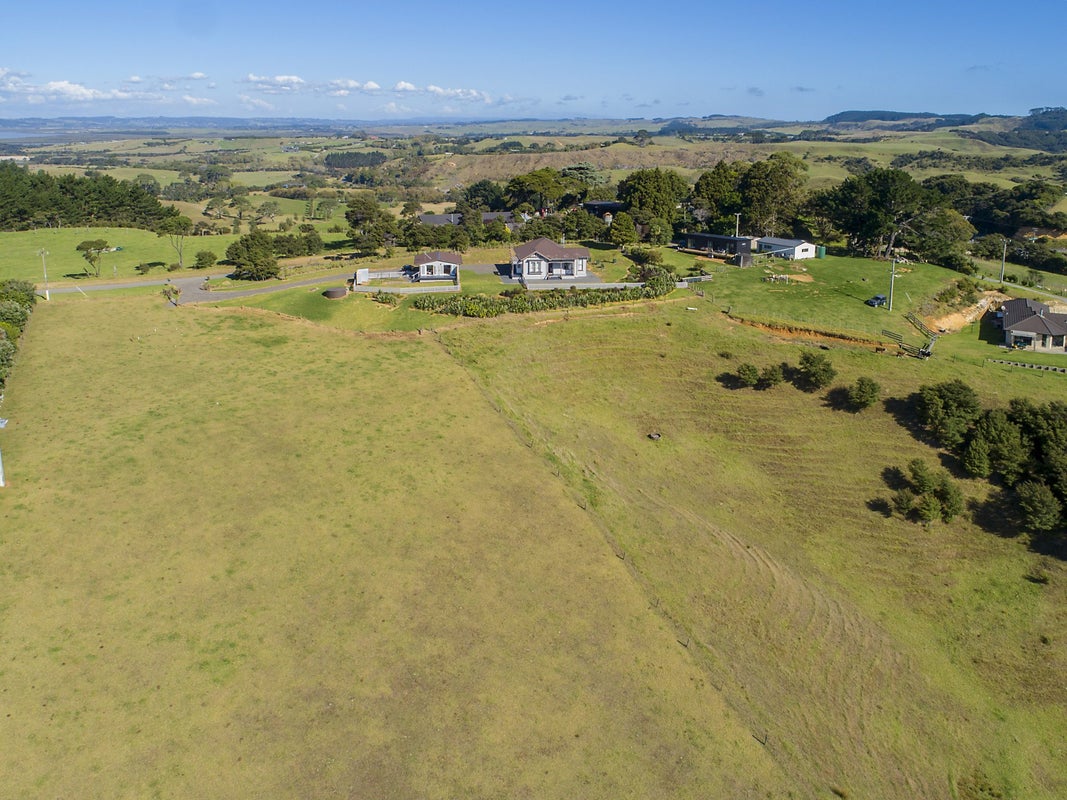 21 Shine Road, Helensville - Carousel 39