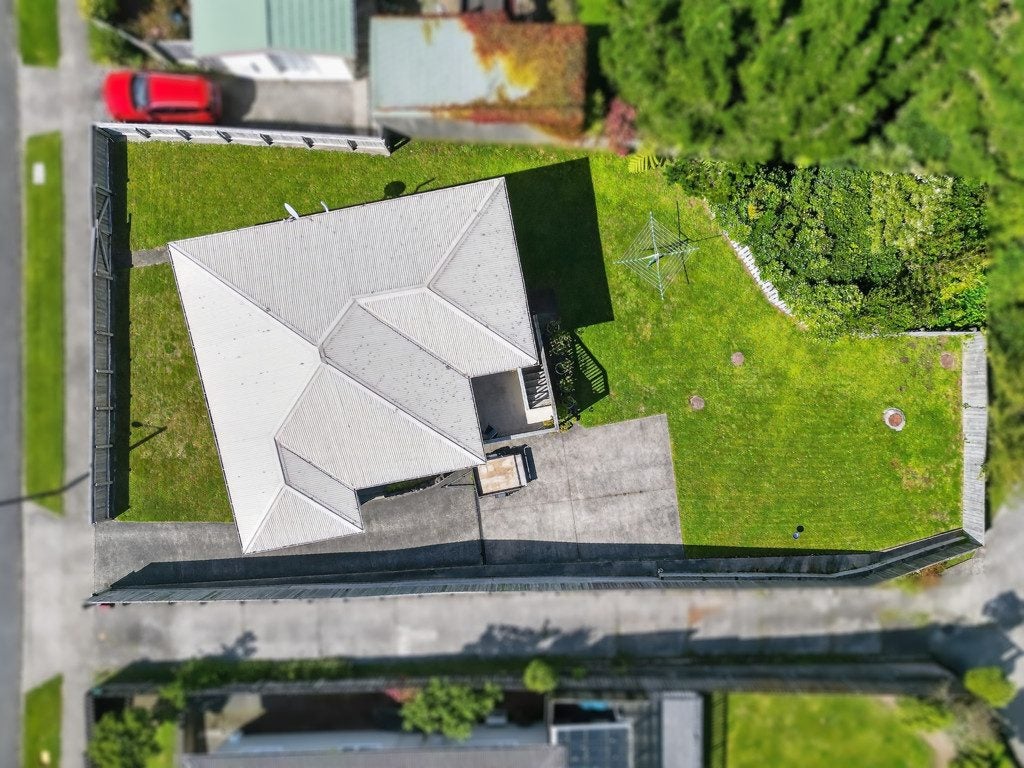 16 Cypress Drive, Maungaraki, Lower Hutt - Carousel 23