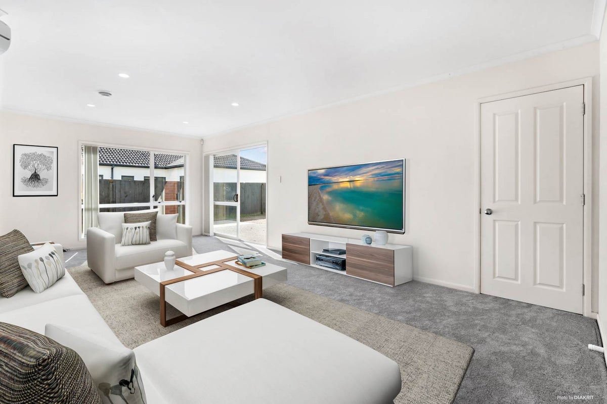14 Glencalder Place, Wattle Downs, Auckland - Carousel 2