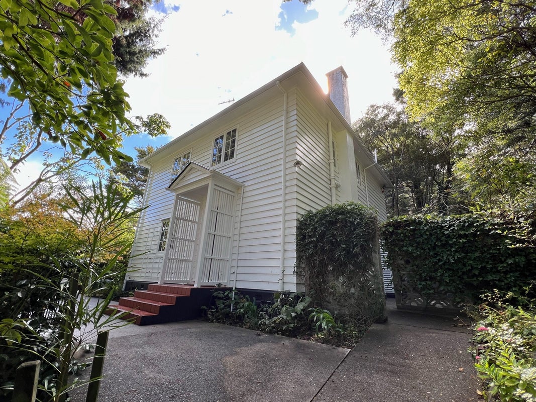 51 Chatsworth Road, Silverstream, Upper Hutt - Carousel 1