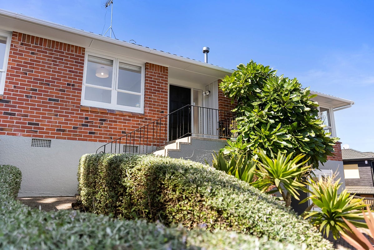 3 Lintaine Place, Glen Innes, Auckland - Carousel 2