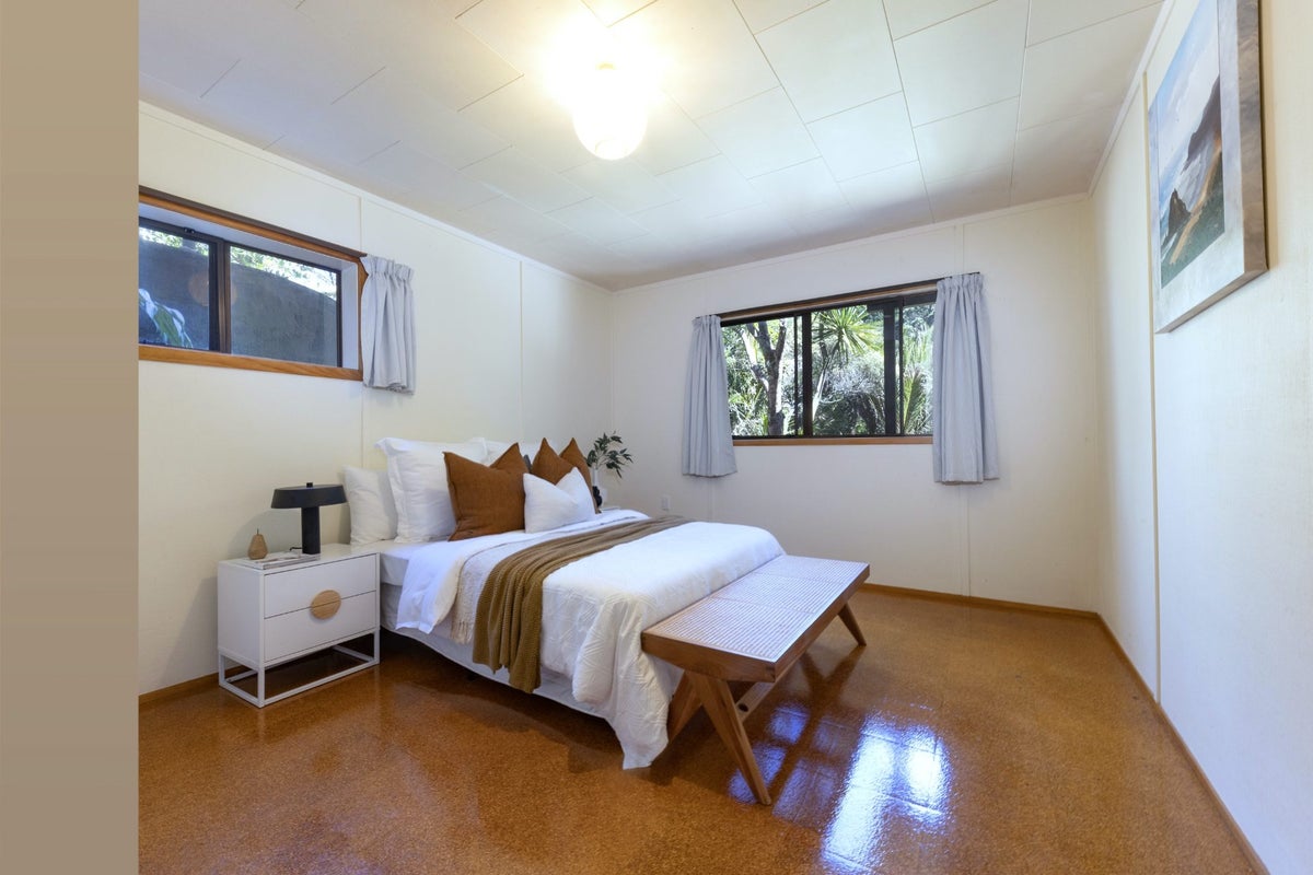 126 Garden Road, New Lynn - Carousel 2