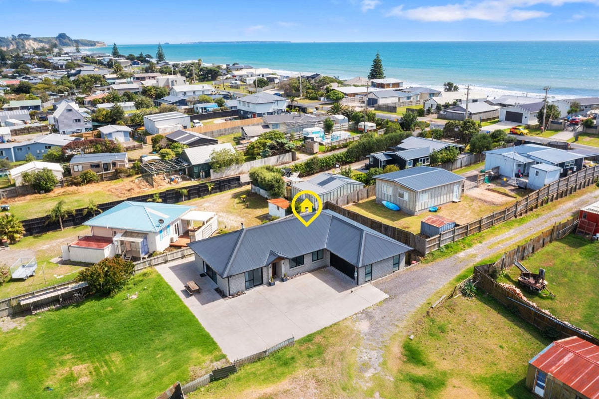 434 Pukehina Parade, Pukehina, Te Puke - Carousel 1