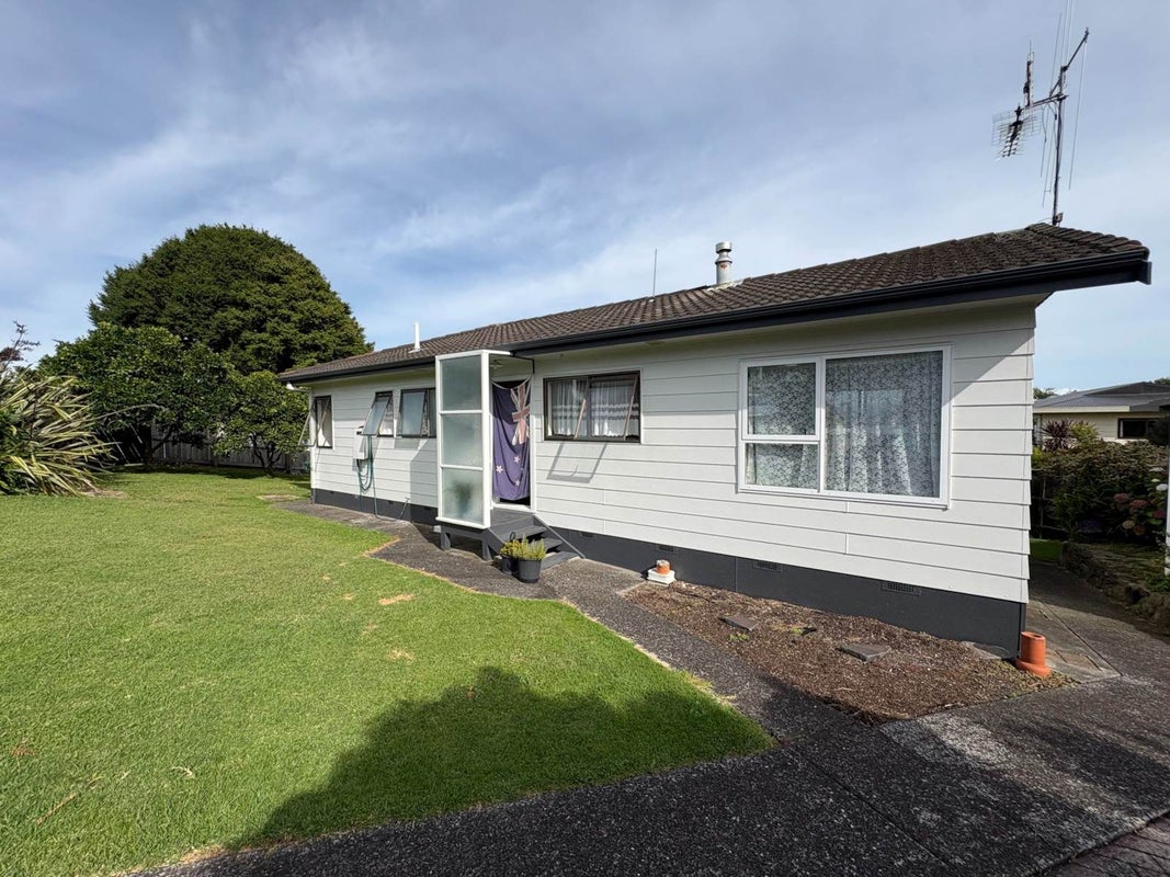 15 Flinders Place, Welcome Bay, Tauranga - Carousel 2
