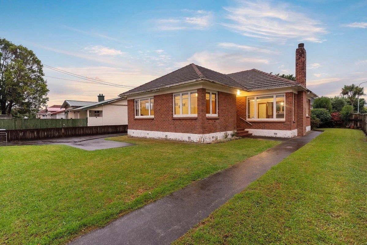 1191 New North Road, Mount Albert, Auckland - Carousel 2