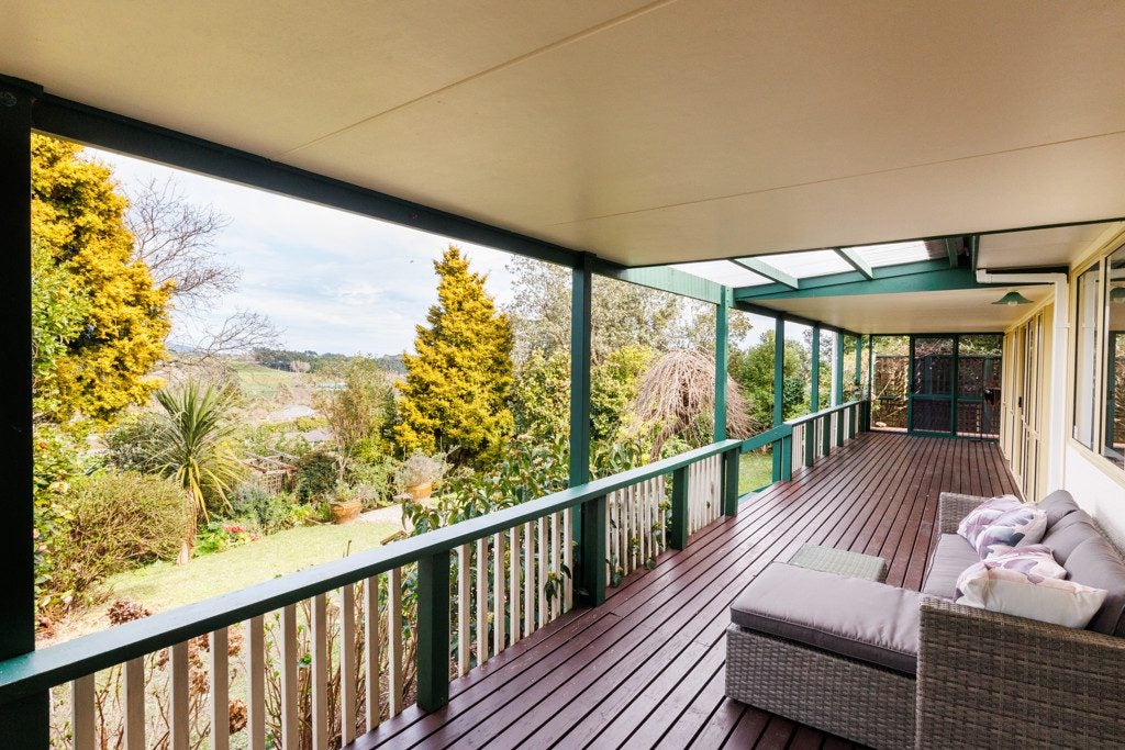 68 Pacific Drive, Fitzherbert, Palmerston North - Carousel 1