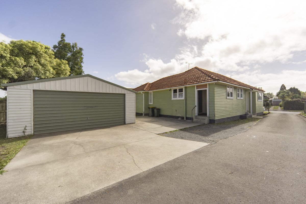 5 Paul Crescent, Fairfield, Hamilton - Carousel 1