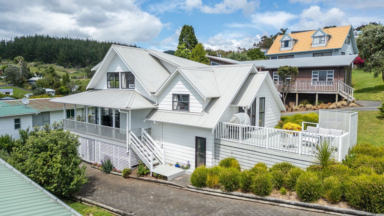 127 Tuna Place, Onemana, Whangamata - Carousel 2