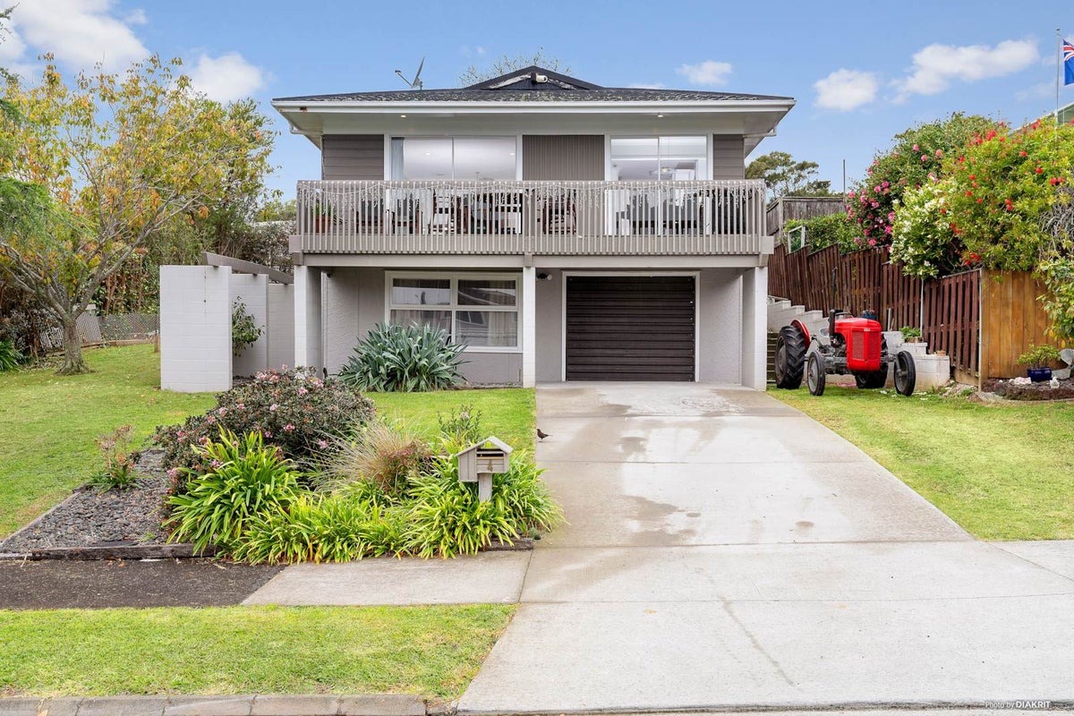 4 Janet Street, Sunnyhills, Auckland - Carousel 2