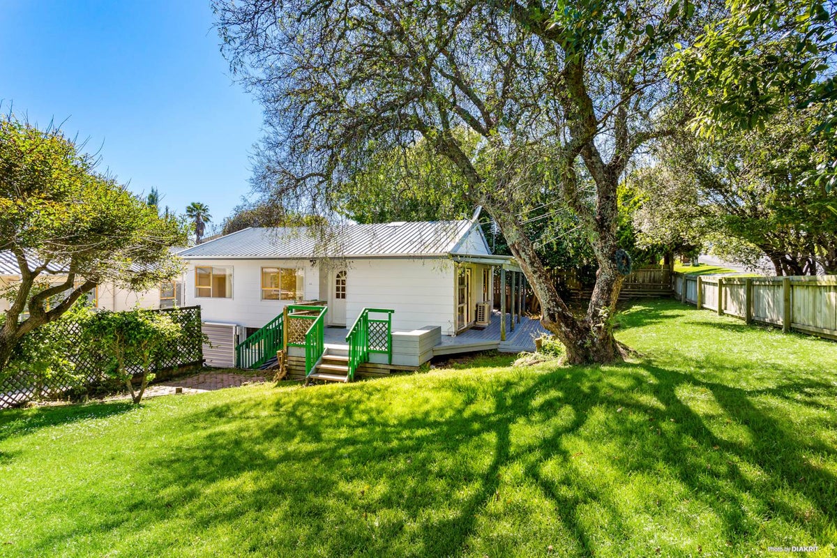 1/23 Aeroview Drive, Beach Haven, Auckland - Carousel 1