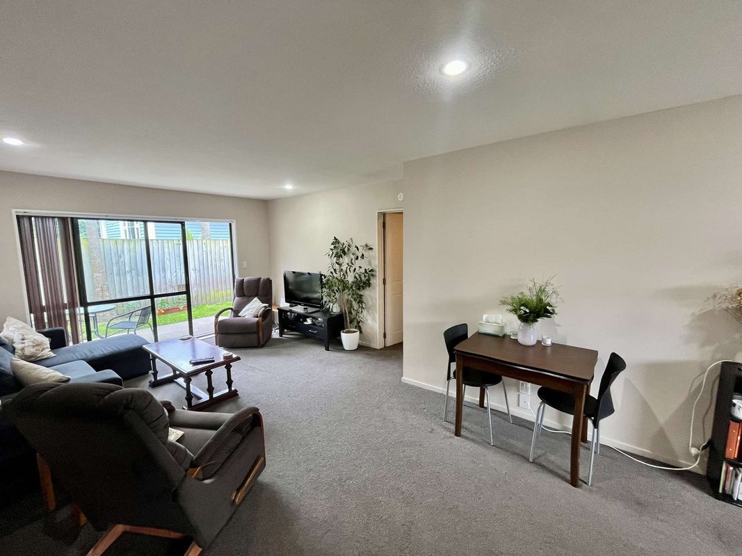 2/367 Selwyn Street, Addington, Christchurch - Carousel 11