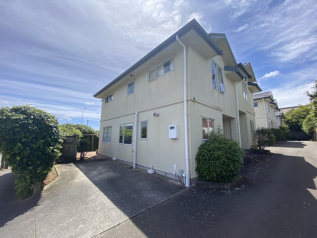 1B Bould Street, Johnsonville, Wellington - Carousel 1