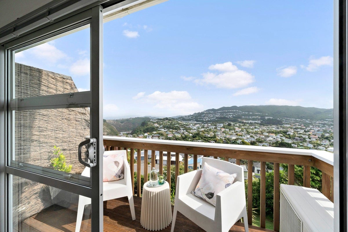 10B Ceres Crescent, Johnsonville, Wellington - Carousel 1
