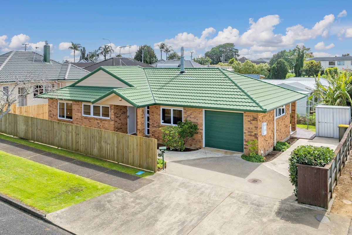 4 Fitzroy Street, Papatoetoe, Manukau City, Auckland - Carousel 1