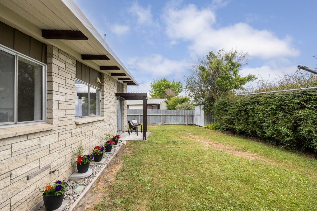 1/10 Christie Crescent, Havelock North, Havelock North - Carousel 1