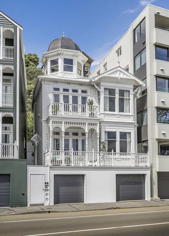 320 Oriental Parade, Oriental Bay, Wellington - Carousel 1