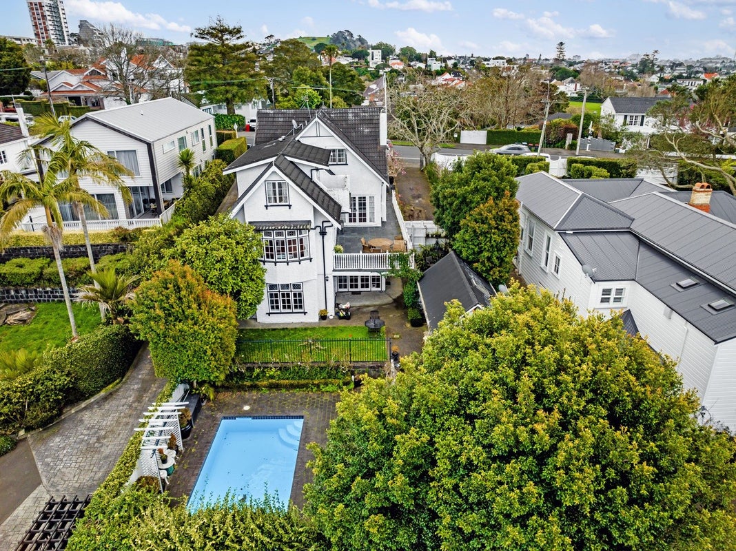 23 Orakei Road, Remuera, Auckland - Carousel 1