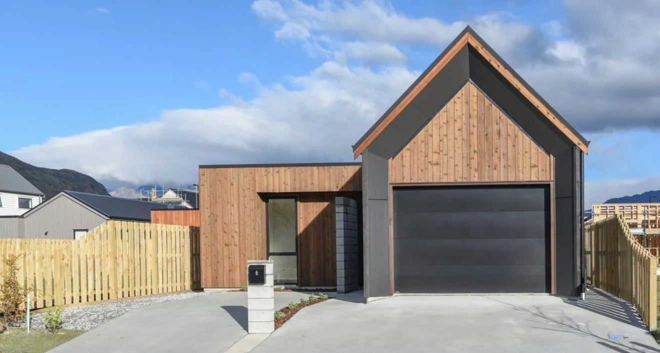 4 Longlands Street, Lake Hayes, Queenstown - Carousel 1