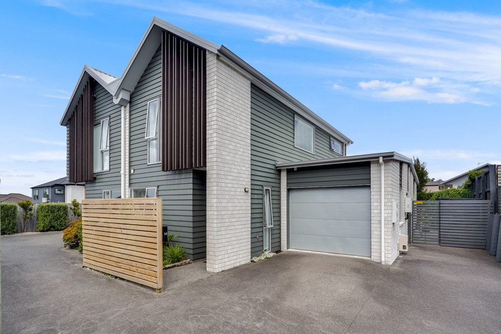 14 Springside Court, Huntington, Hamilton - Carousel 1