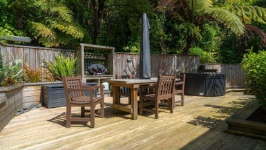 20 Westhaven Drive, Tawa, Wellington - Carousel 1