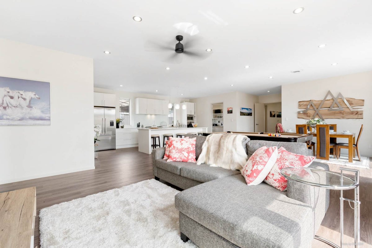 22 Kilmacrennan Drive, Rosehill, Papakura - Carousel 1
