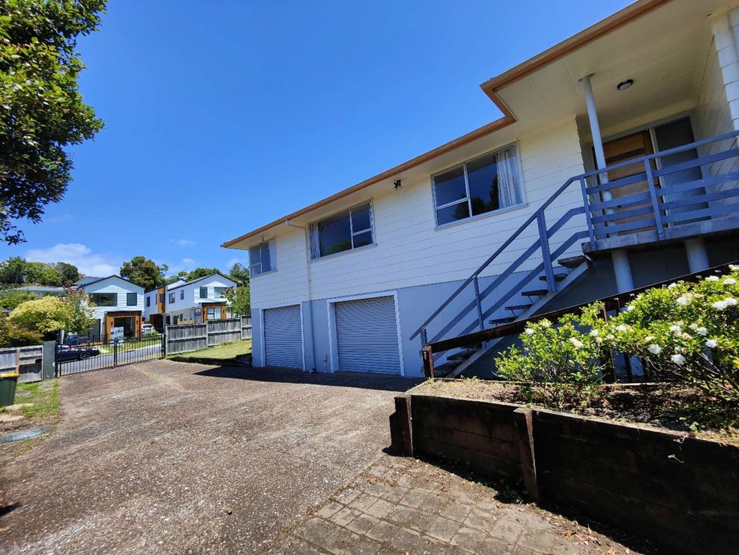 21 Sequoia Place, Sunnynook, Auckland - Carousel 1