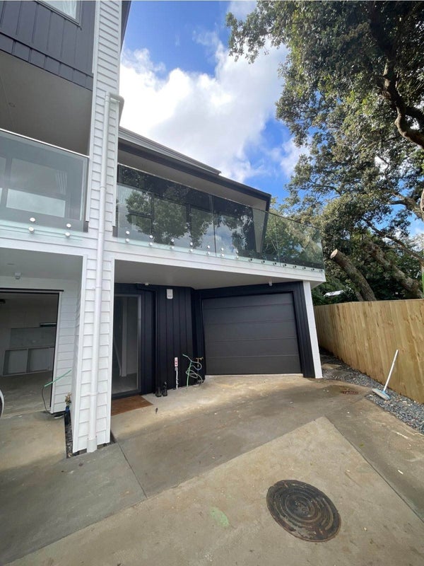 7/874A Mount Eden Road, Three Kings, Auckland - Carousel 1