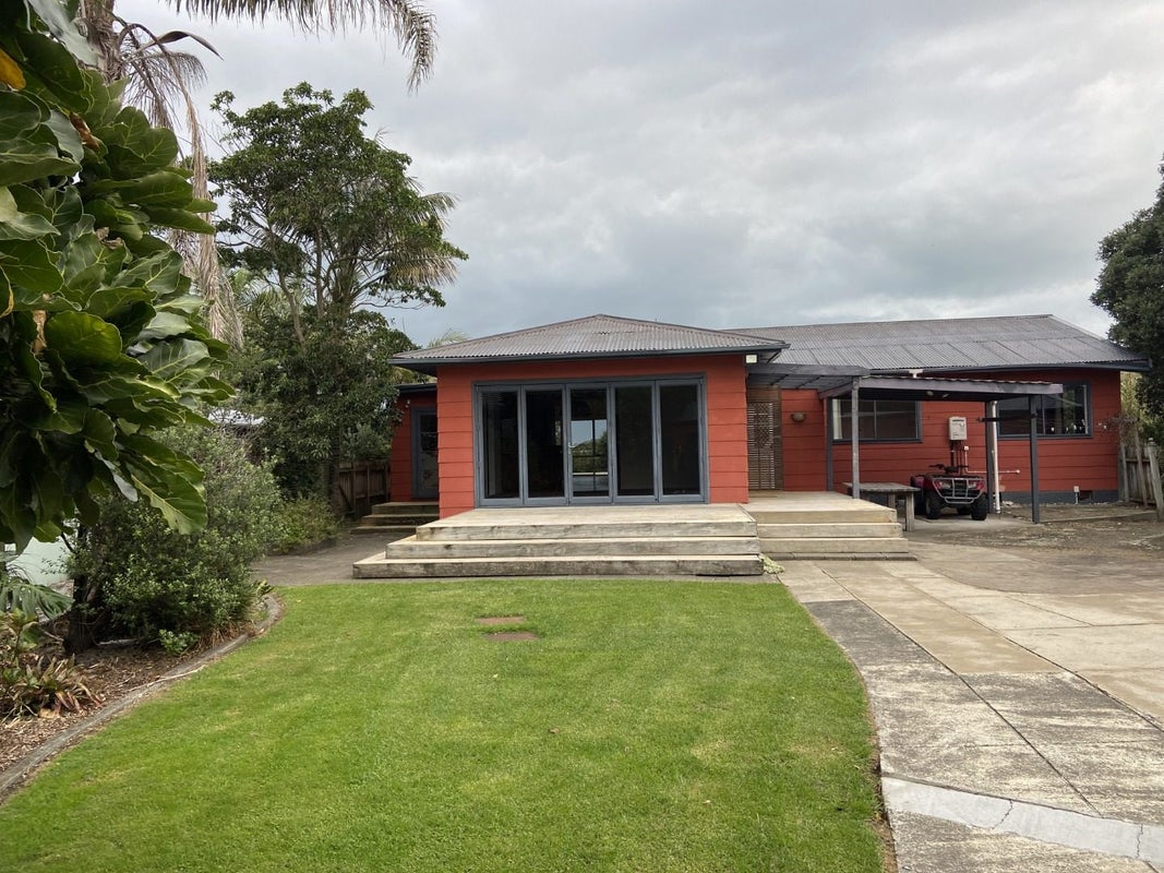 3 Douglas Street, Okitu, Gisborne - Carousel 1