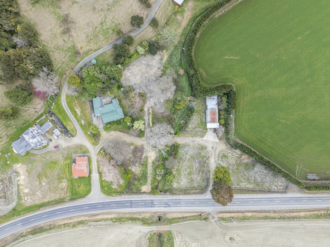 627 Taupo Road, ESKDALE, NAPIER - Carousel 22