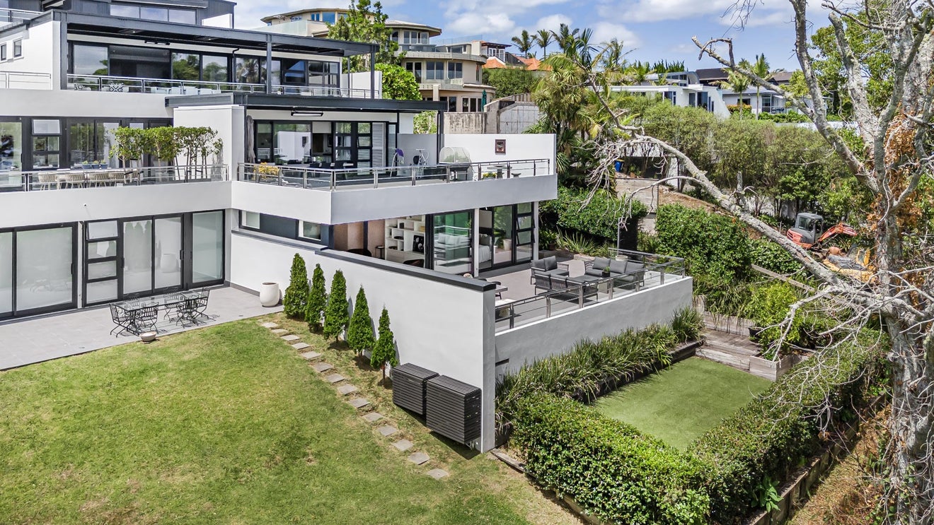 17/258 Hurstmere Road, Takapuna, Auckland - Carousel 1