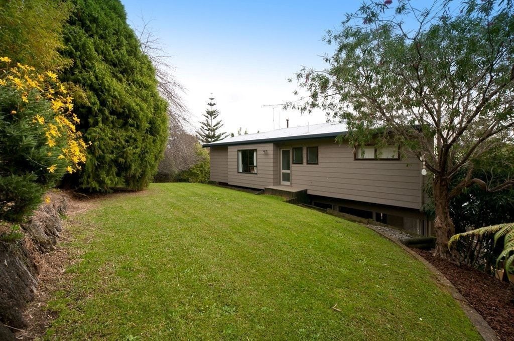 31 Oaktree Avenue, Browns Bay, Auckland - Carousel 2