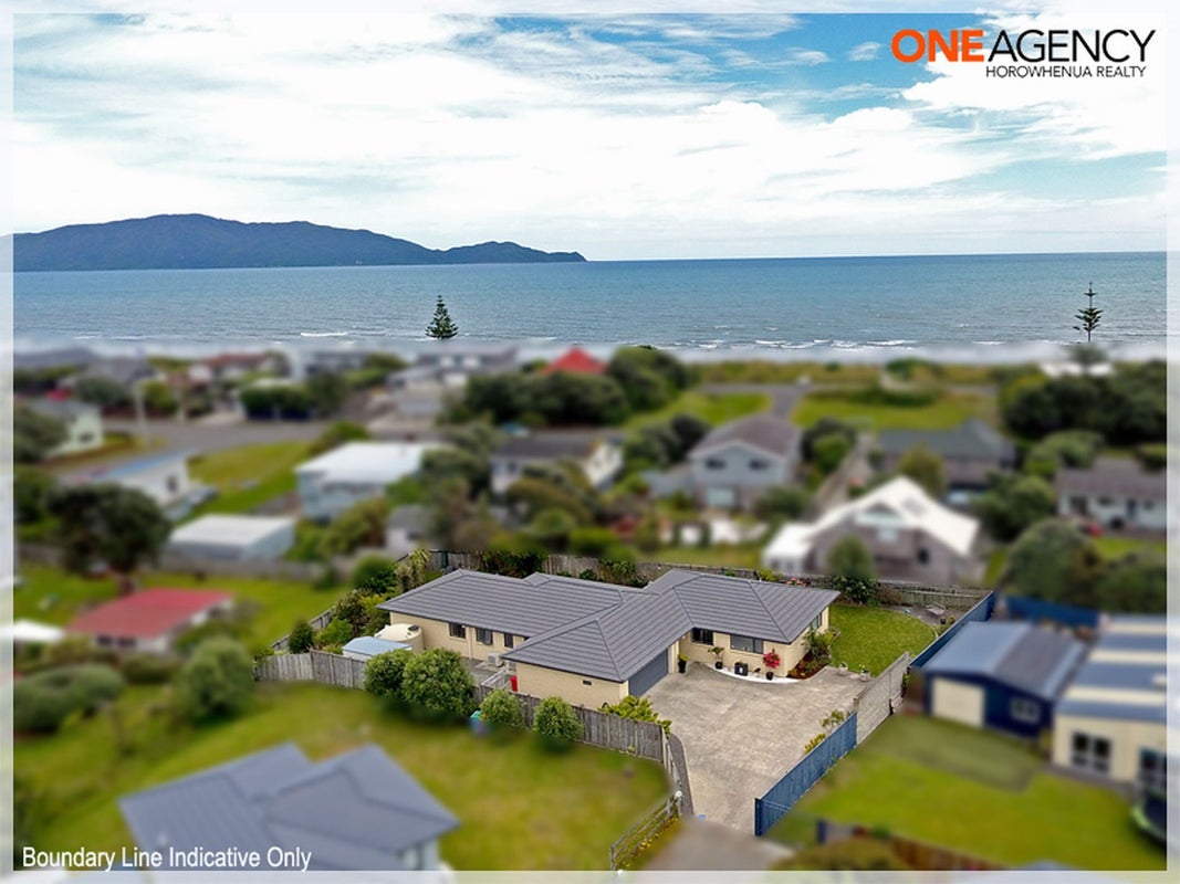 14 Adrian Grove, Waikanae Beach, Waikanae - Carousel 1