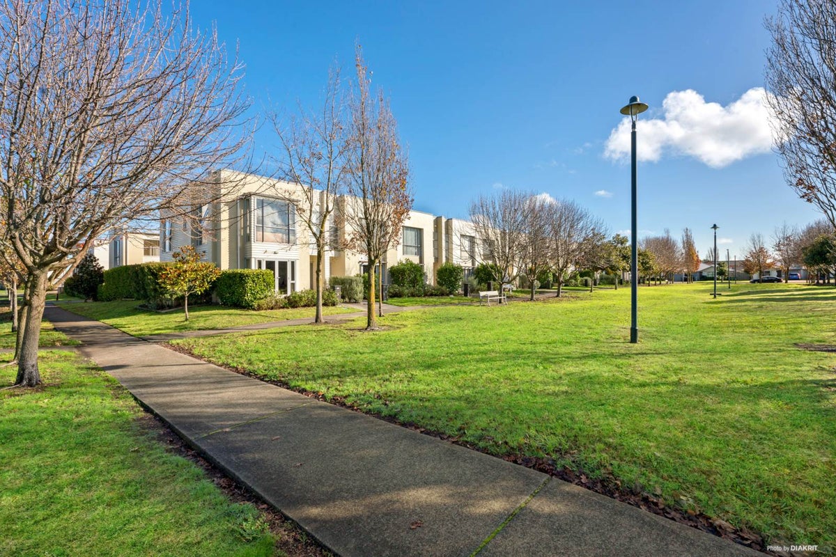 56 Kuaka Drive, Takanini, Auckland - Carousel 2
