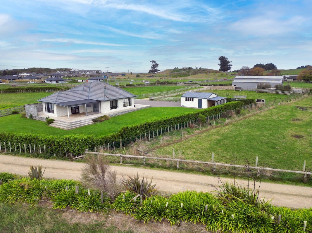 133 Mosston Road, Castlecliff, Whanganui - Carousel 1