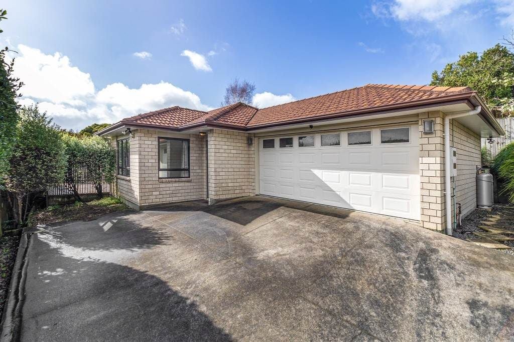 561A East Coast Road, Browns Bay, Auckland - Carousel 1