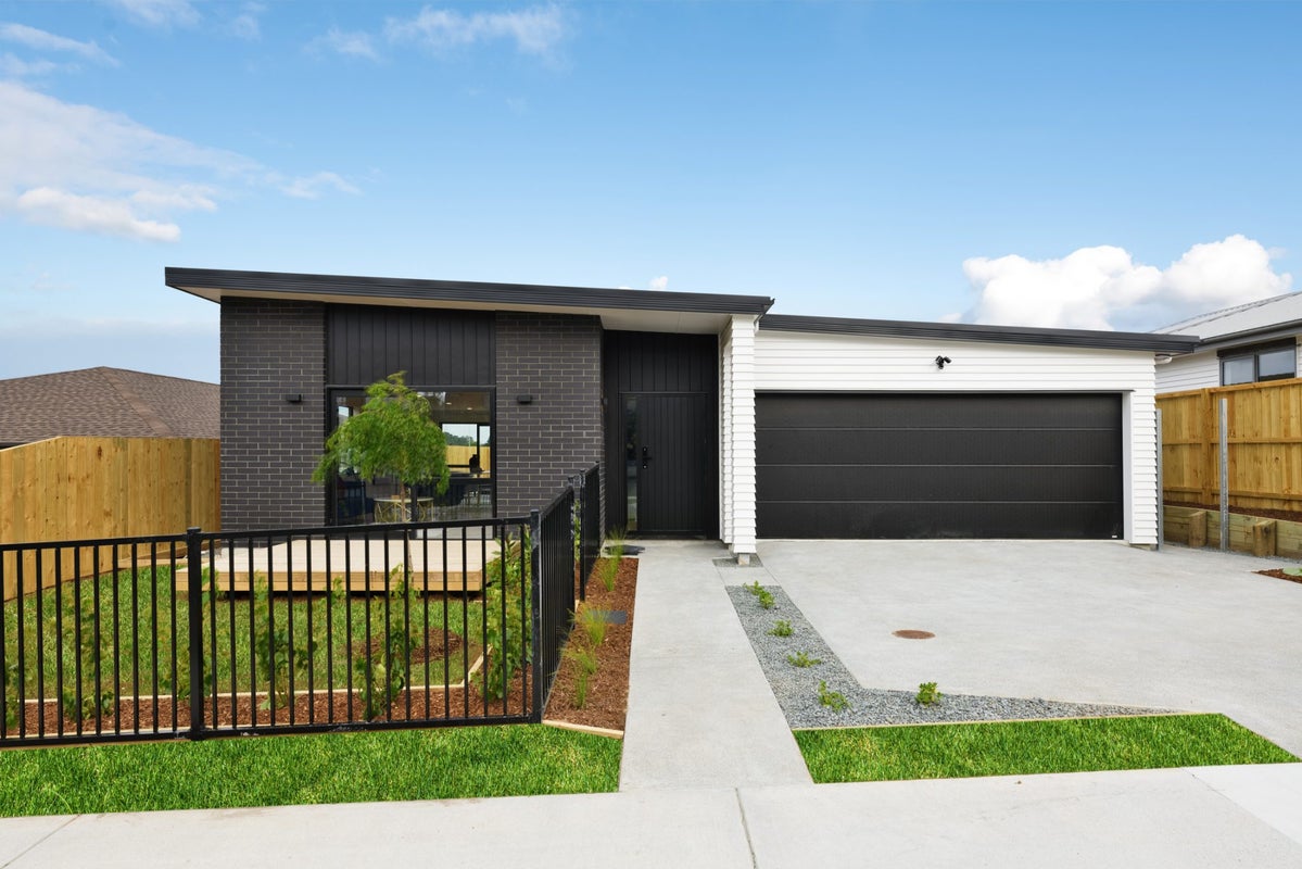 42 Vintry Drive, Huapai, Kumeu - Carousel 1