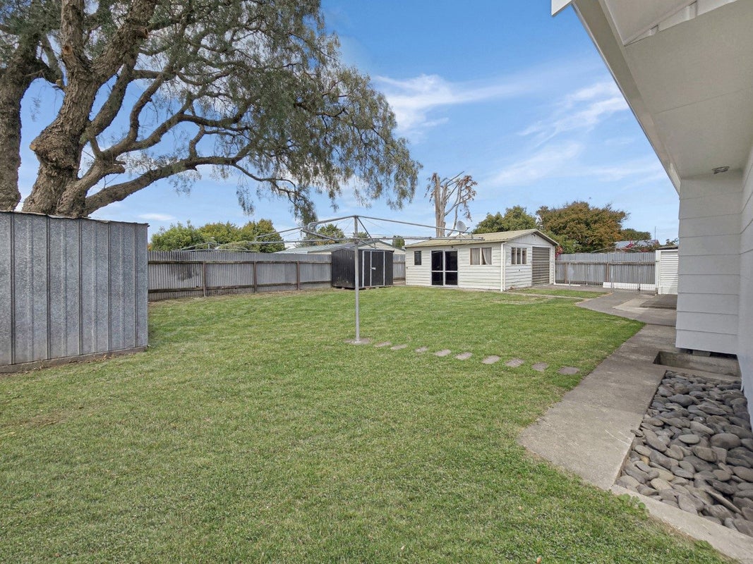 4 Duckworth Crescent, Greenmeadows, Napier - Carousel 13