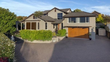 7 Hayward Rise, Owhata, Rotorua - Carousel 1