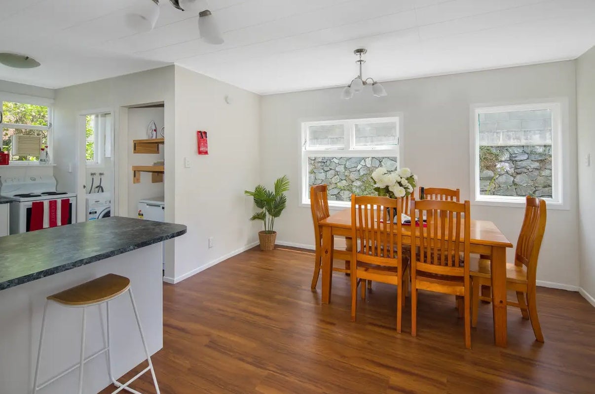 62 Eden Street, Island Bay, Wellington - Carousel 2