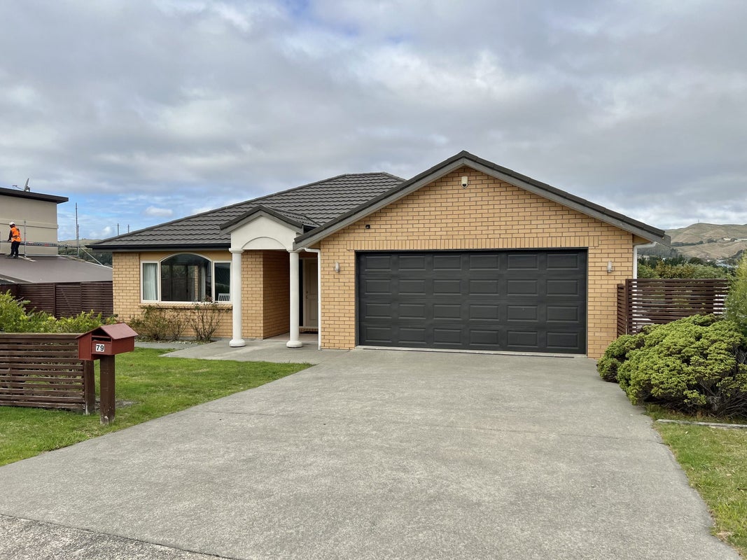 79 Te Puia Drive, Aotea, Porirua - Carousel 1