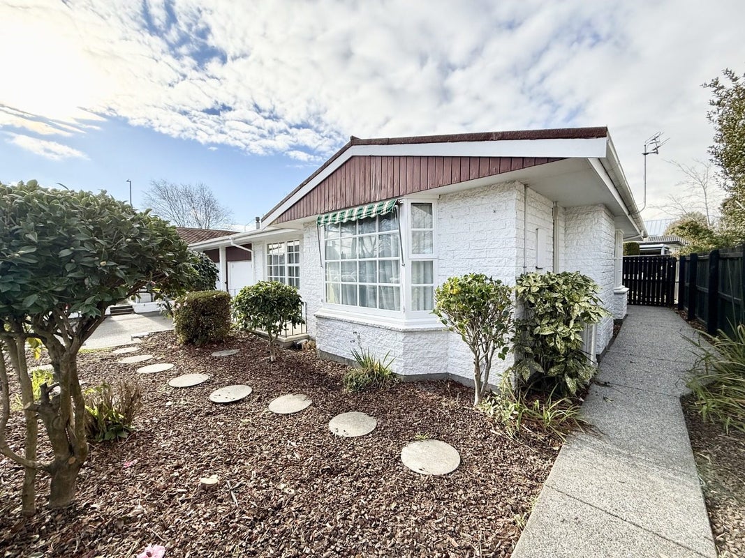 152 Straven Road, Fendalton, Christchurch - Carousel 1
