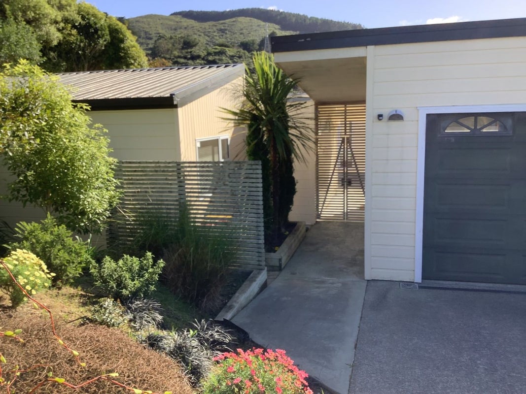 184 Park Road, Belmont, Lower Hutt - Carousel 1