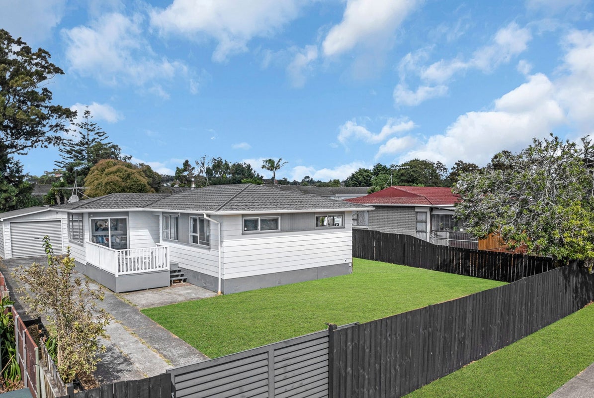 27 Sandrine Avenue, Clover Park, Auckland - Carousel 2